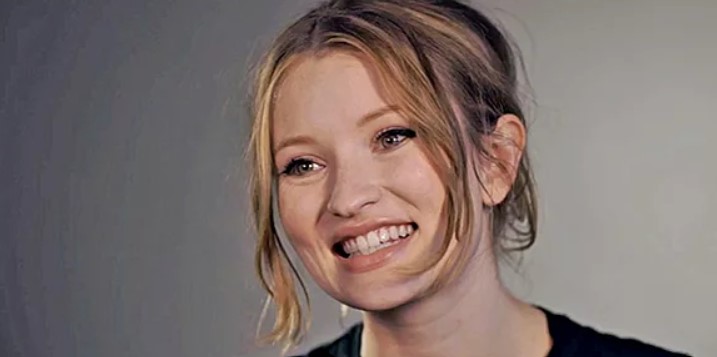 Emily Browning Phone Number, Fanmail Address and Contact Details
