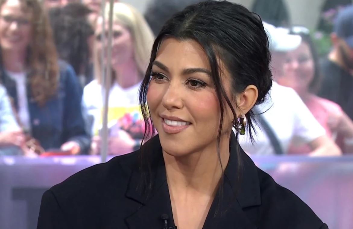 Kourtney Kardashian Phone Number, Fanmail Address and Contact Details
